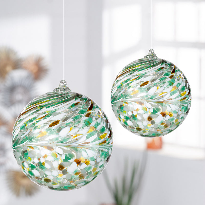 Gilde Hänger Glaskugel “Glas Art” Ø 15cm Grün-Weiß – Europäische Handarbeit