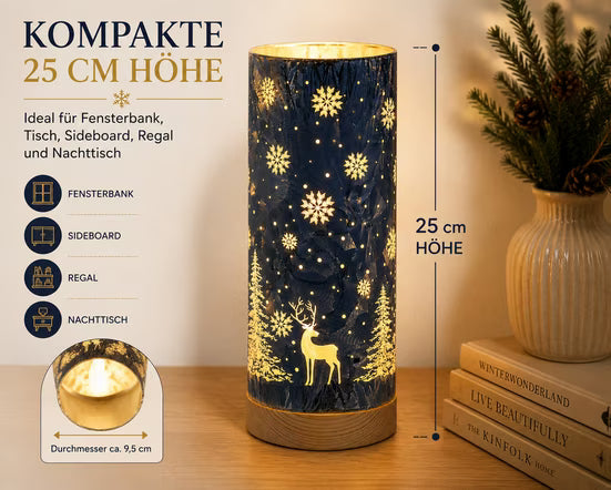 LED Tischlampe WINTERBLAU mit Hirsch und Tannen H. 25cm aus Glas Formano